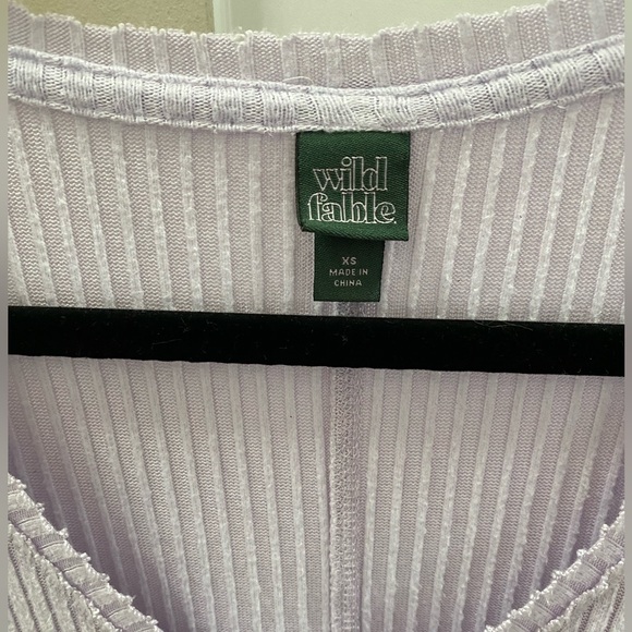 WILD FABLE Light Sweater Lavender V Neck - Picture 6 of 6